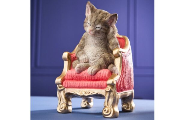 Werner Voß Dizzy Cat Katze auf Sessel Dekofigur